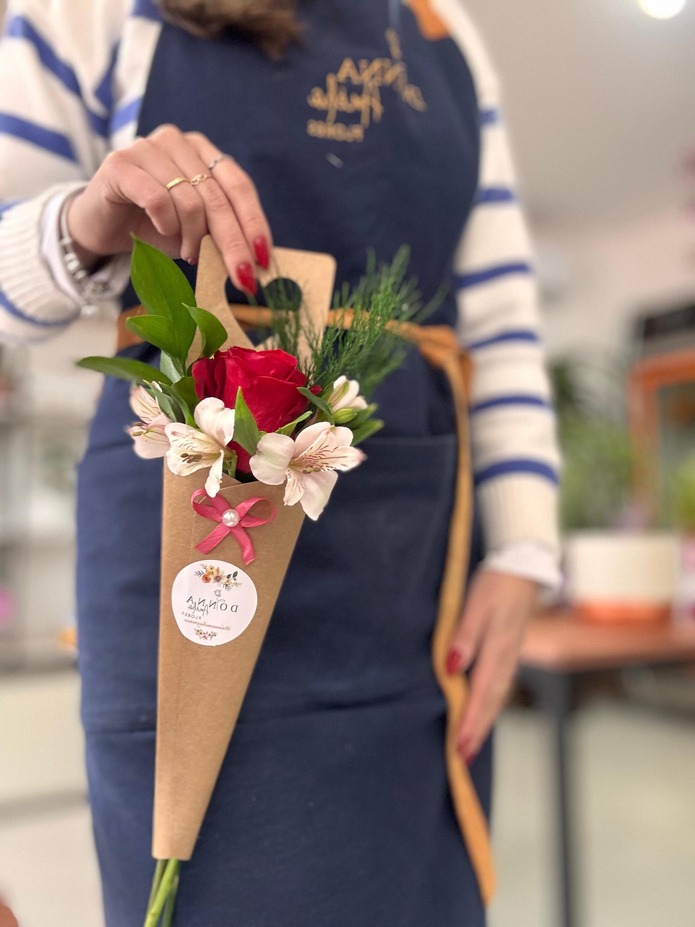 CONE COM ROSA 